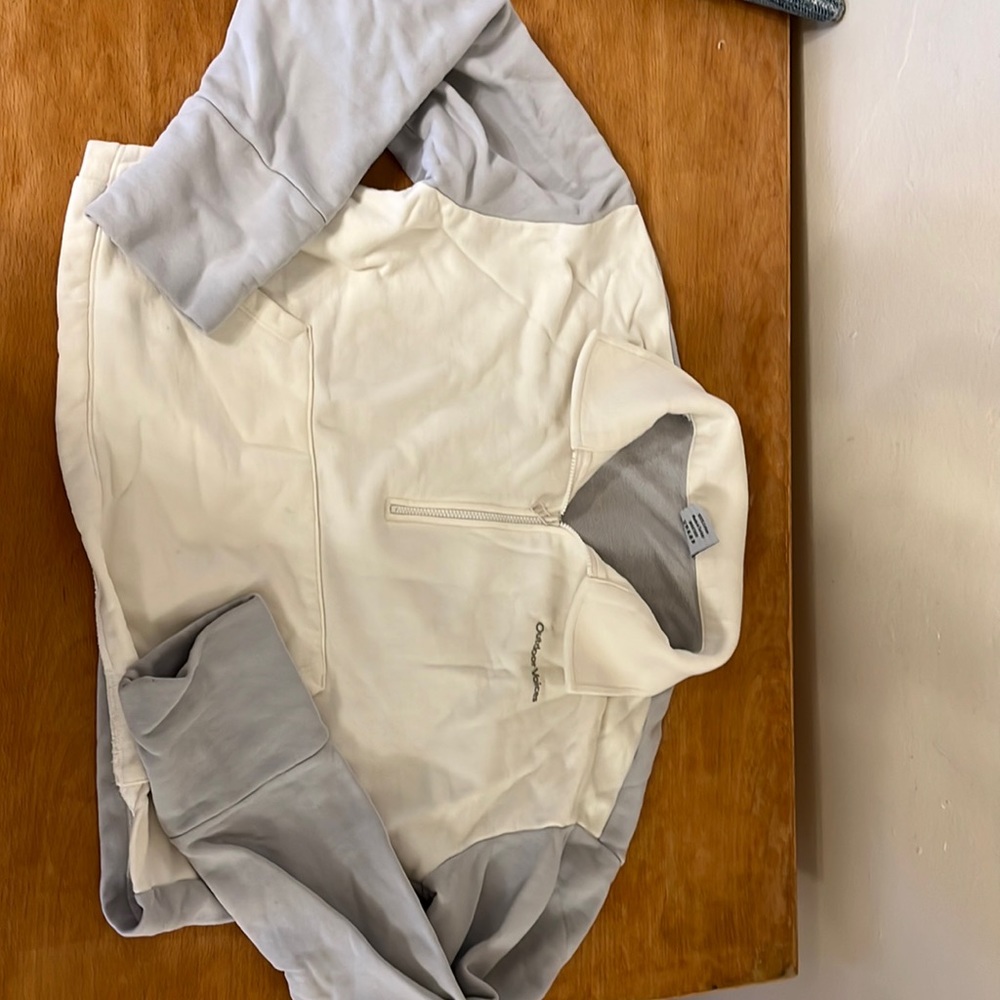 Lightly worn Outdoor Voices crop pullover